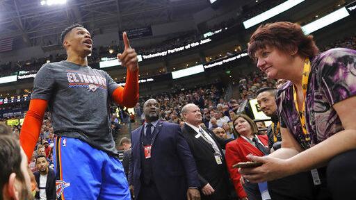 NBA fines Westbrook $25,000 for language; Jazz ban fan